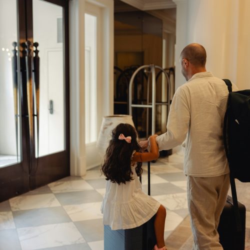 michael-t-guests leaving hotel